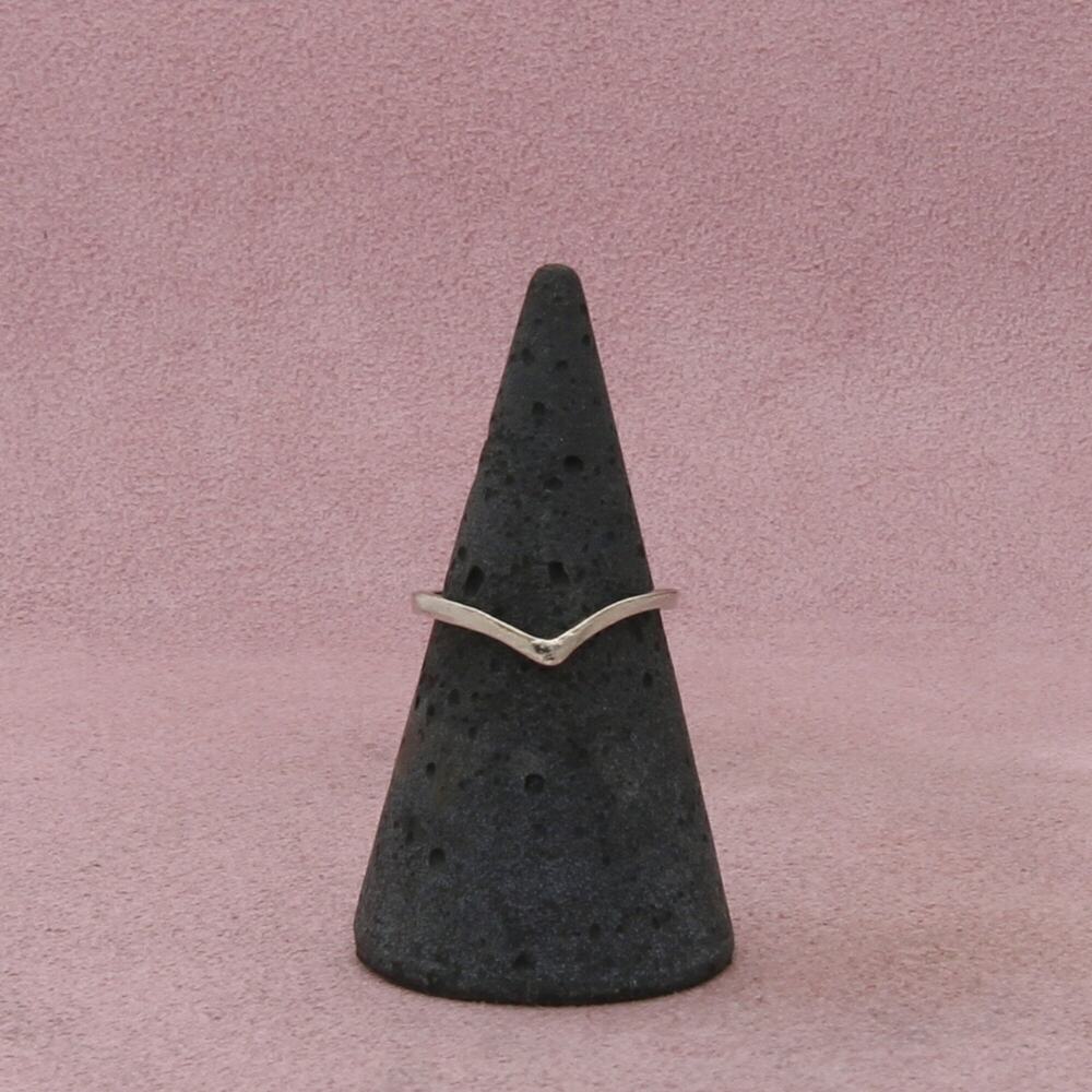 sterling silver dainty v-shape stack ring size 5.5
